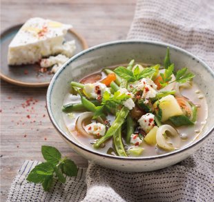 Grüner Bohnentopf mit Hofschafkäse