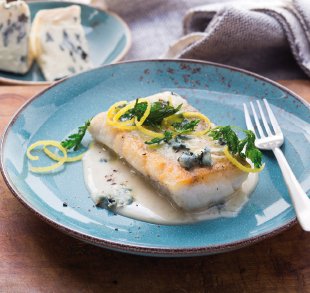 Zanderfilets mit Hofblauschimmelkäse