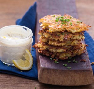 Pastinaken-Puffer mit Hofhartkäse