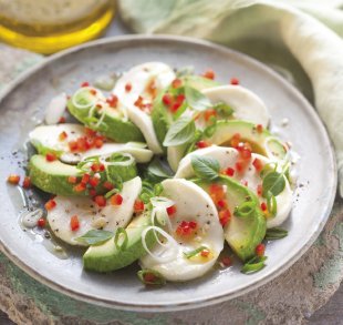 Avocadosalat mit Hofmozzarella