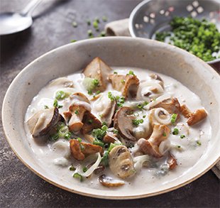 Pilzsuppe mit Hofblauschimmelkäse